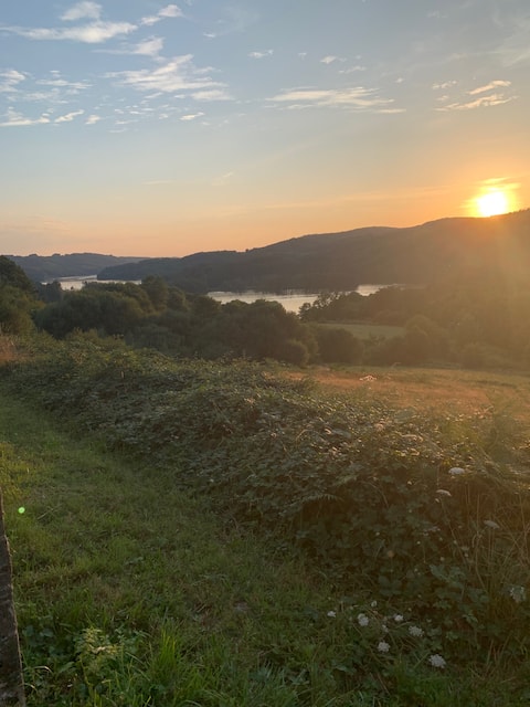 Lakeside and riverside cottage