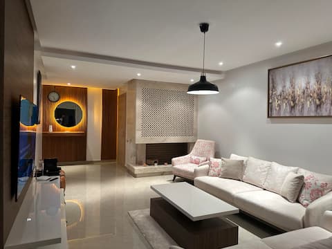 Apartment in prestigious Plage des Nations.