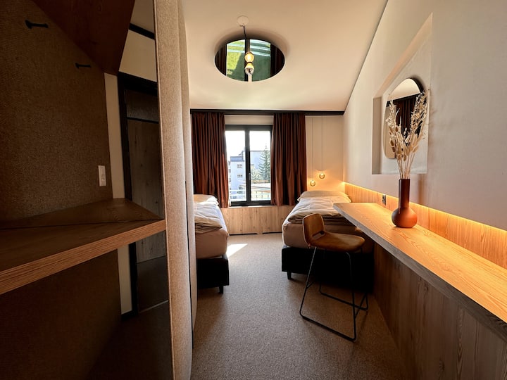 Schlafzimmer 1