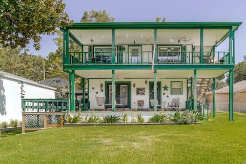 Waterfront 5BR+Hot Tub+Fire Pit+40x30 Fun House