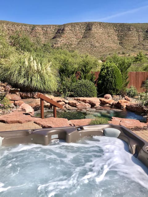 MOUNTAiNS are my neighbors! HOME w Pool & Hot tub