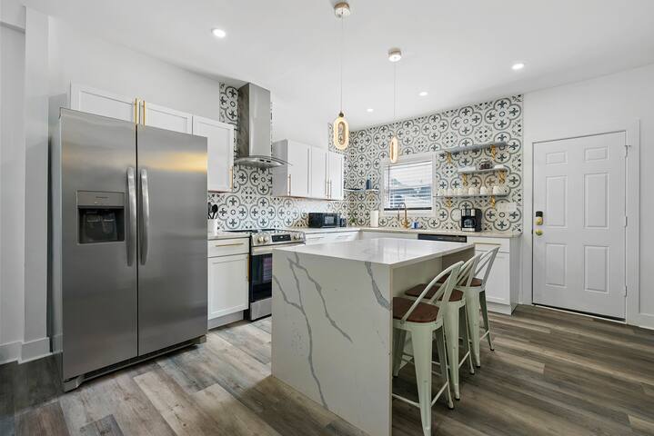 The Blue Door | Near 4th St, Short North, DT, OSU gallery image 3