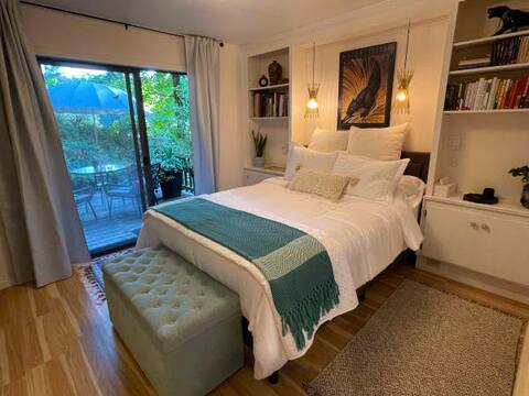 Galiano Dream on the Green - Room, Deck & Hot Tub