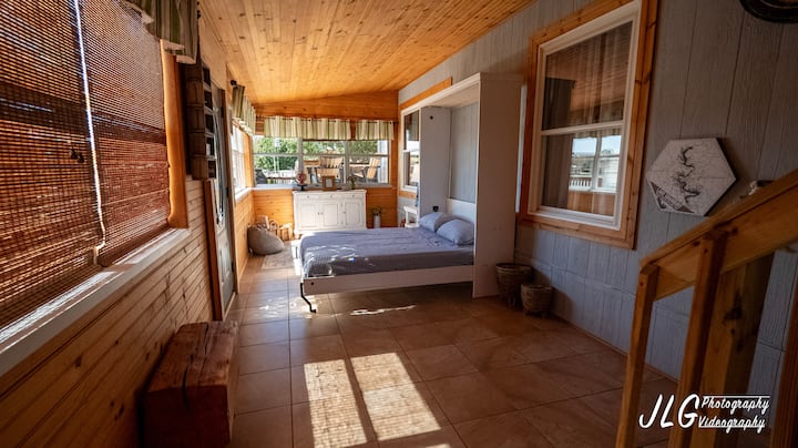 Sunroom and Murphy Bed