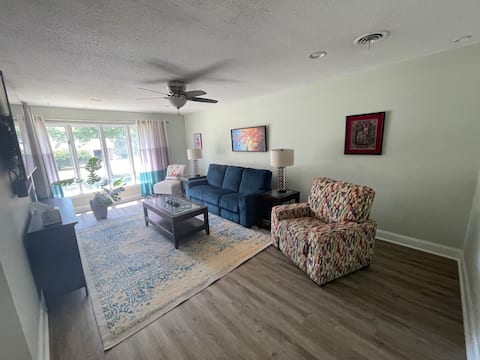 Your Quiet Home in the St. Louis Suburbs Awaits