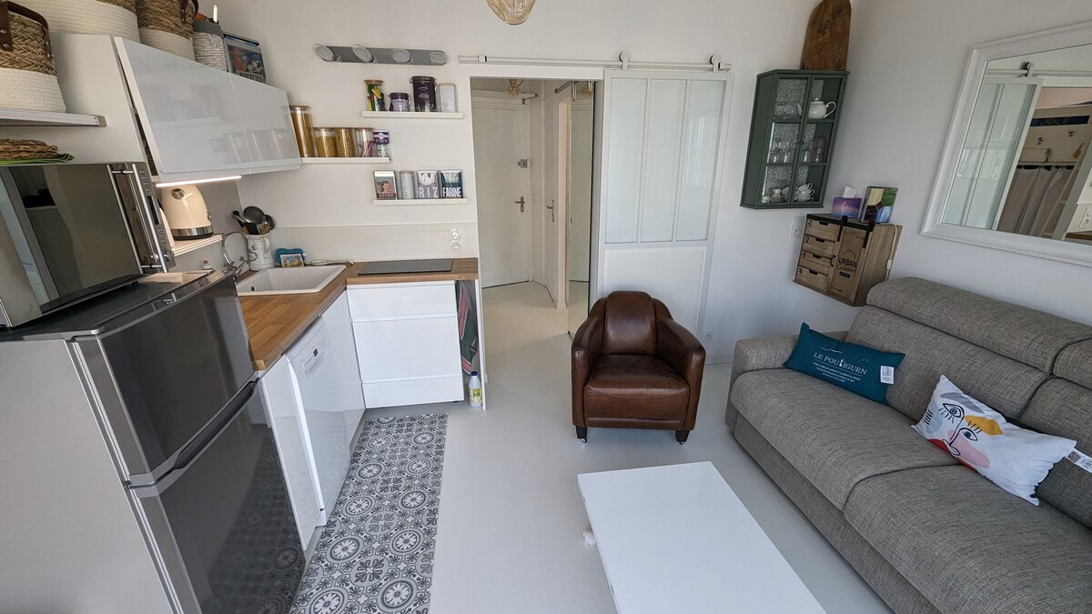 Top Airbnb: Beach cabin studio in Le Pouliguen