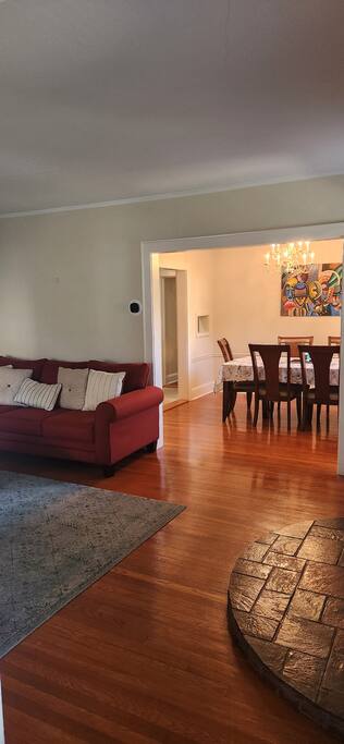 Sweet Retreat:
Near metro &
30 mins to Manhattan