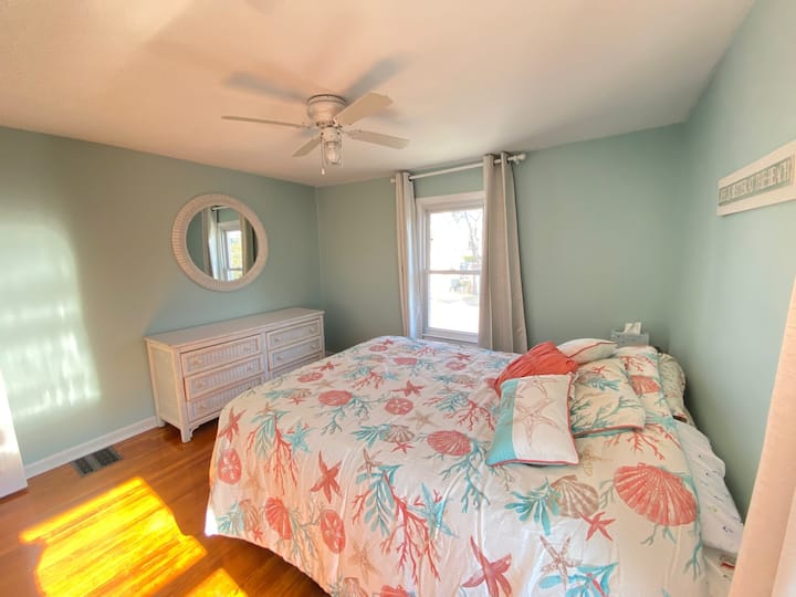 Საძინებელი #1 152 × 203 სმ ზომის საწოლით