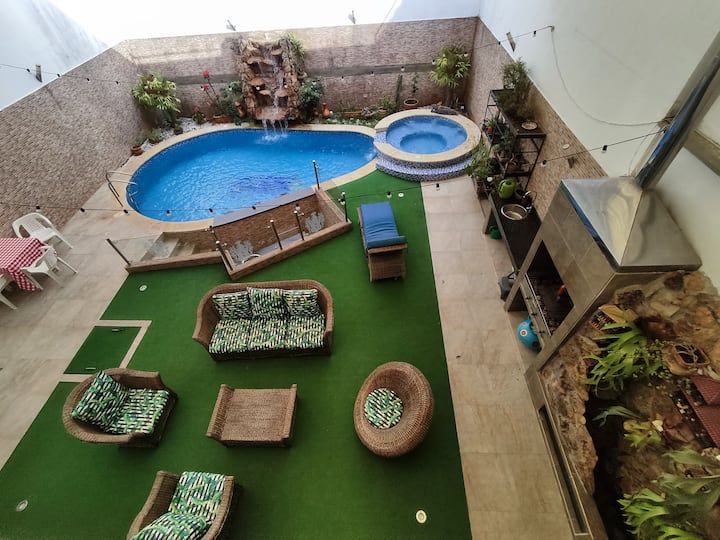 Spacious House | Pool | BBQ | Ideal Location
