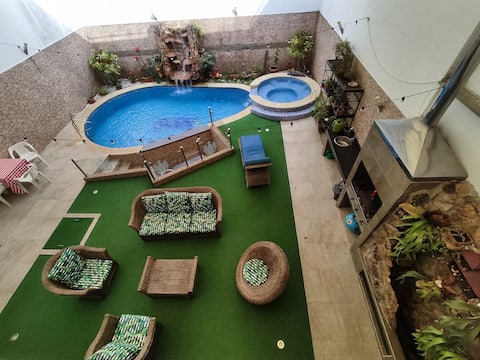 Beautiful House with Pool in Bucaramanga
