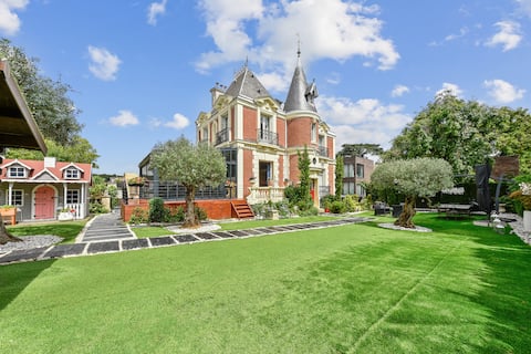 Luxury small castle