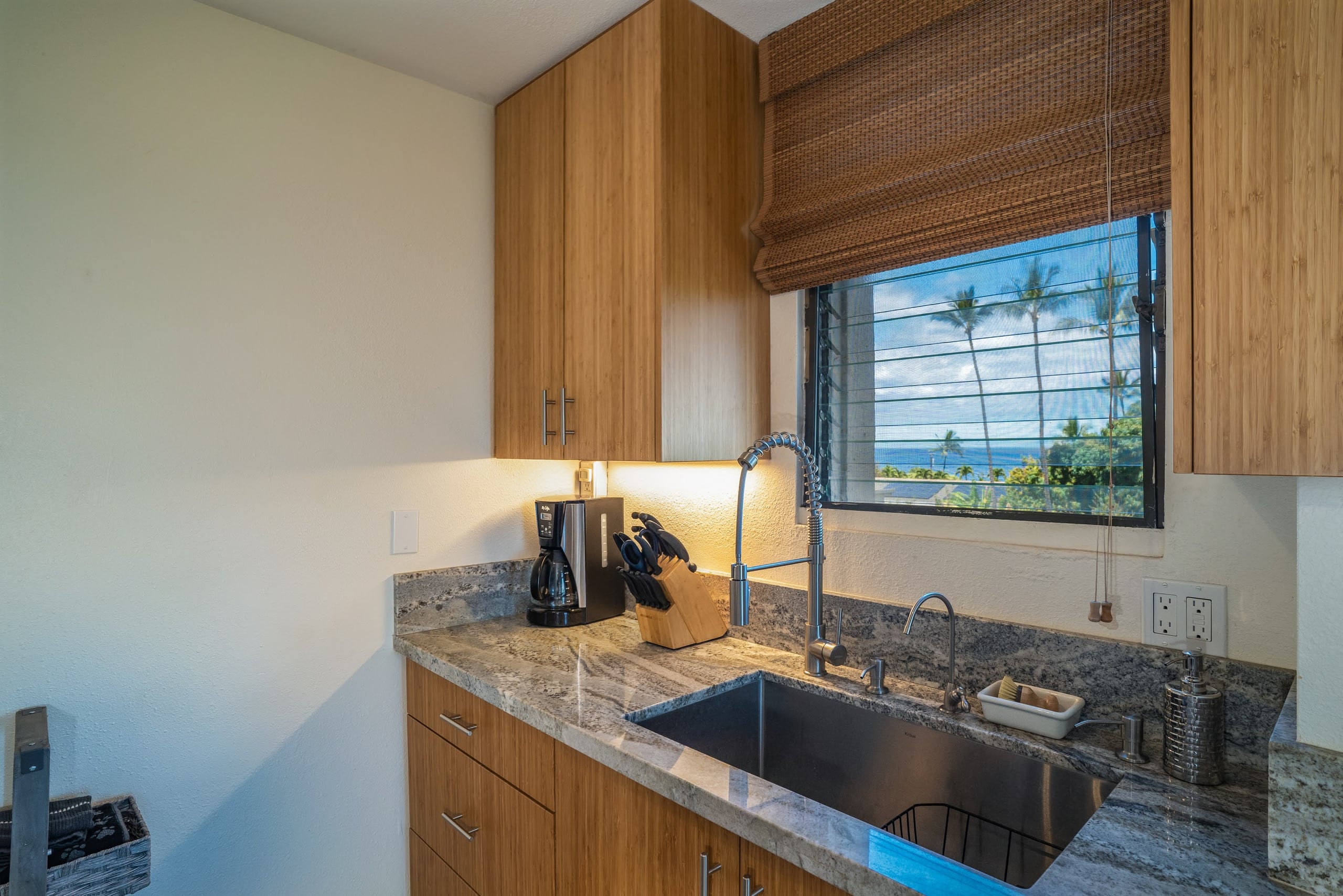 Condo in Kihei · ★4.93 · Studio · 2 beds · 1 bath - Image 3