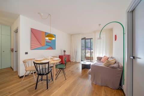 Family-Friendly 2BR – Terrace, Near Beach & Park