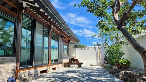 Dabok-shil (): A house with many blessings