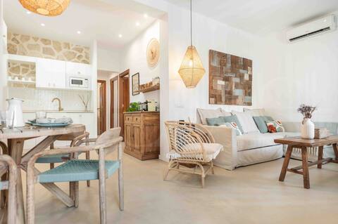 Anuncio de Airbnb popular: Coastal paradise apartment in Pedregalejo | REMS en Baños Del Carmen