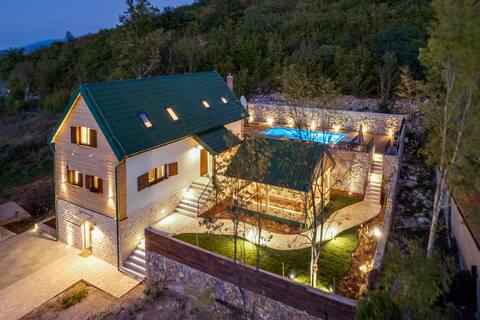 SOKOL - Falcon's nest villa