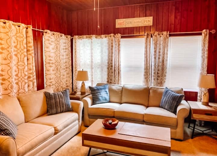 Driftwood Hideaway - Near Beach, Speedway, Pictona - Daytona Beach