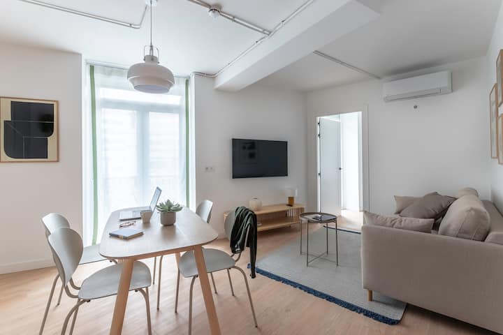 Apartment With Balcony In Bilbao Abando - Bilbao