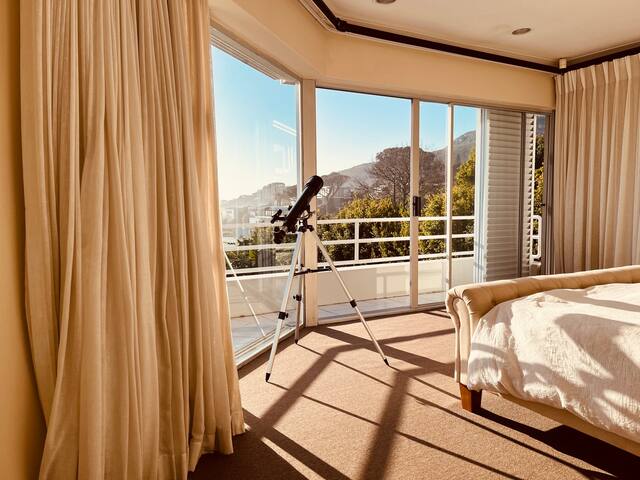 Spacious Villa in perfect location! gallery image 4