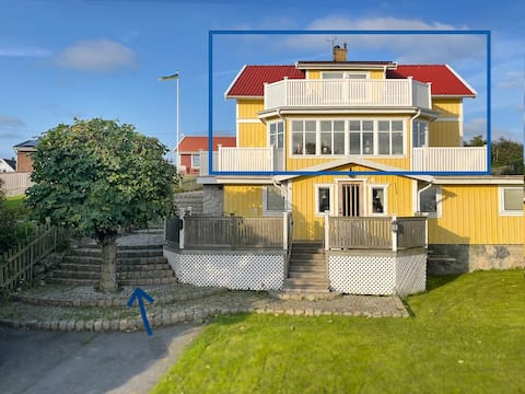 Two-story house centrally located on Hönö