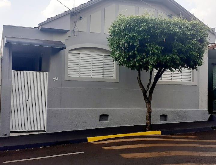 Casa Com Ac Em Barretos. 12min Do Parque Do Peão. - Barretos
