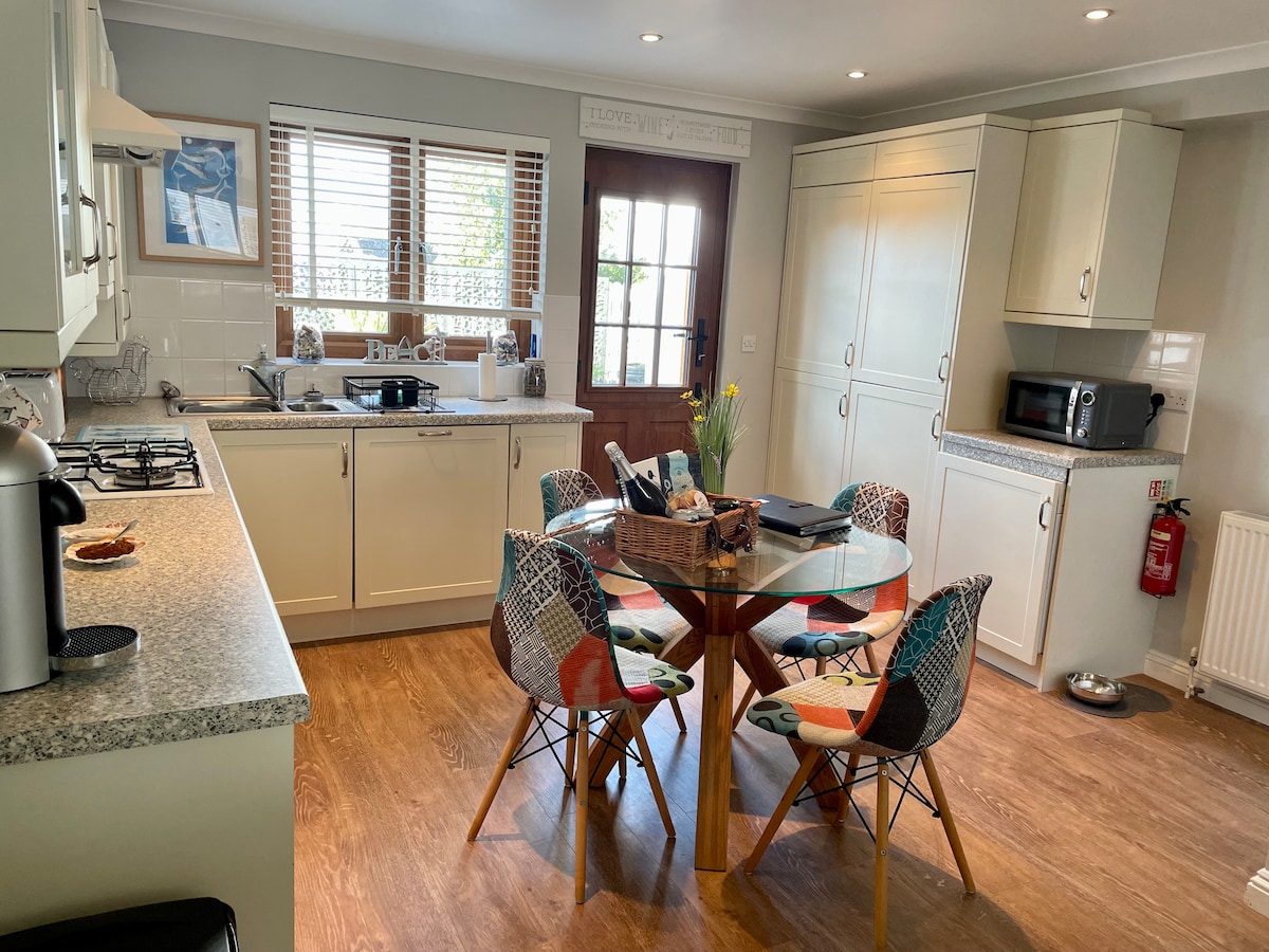 Successful Airbnb property: Cosy cottage near Padstow in St. Issey