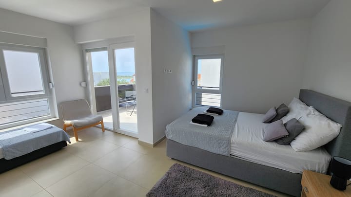 საძინებელი 1