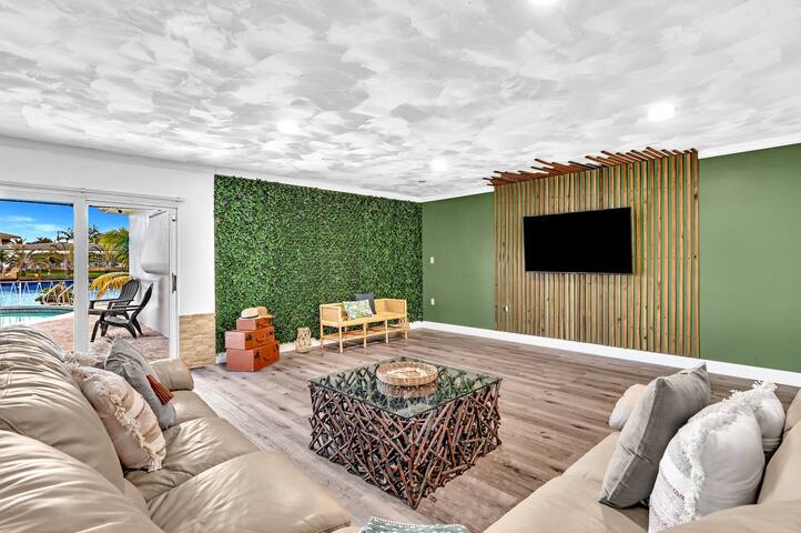 Waterfront Pool villa on the Lake gallery image 5