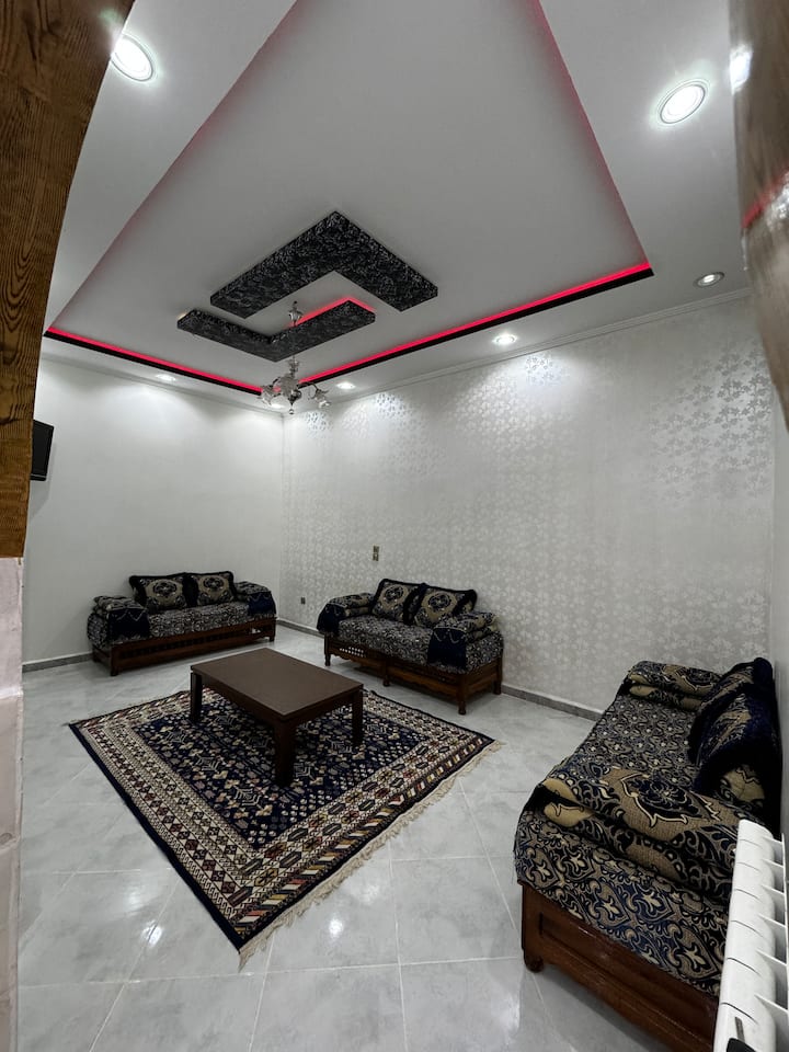 Séjour Spacieux, Confort à Mostaganem - Mostaganem