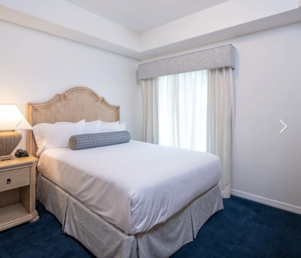 Spálňa pre hostí - manželská posteľ