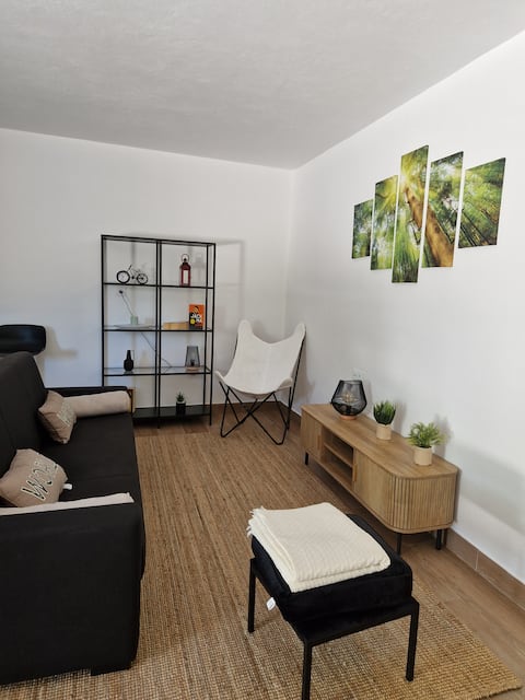 Single-story house with pool II