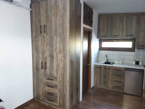 Popular Airbnb listing: Small cottage with wonderful sea view in δήμος αρχανών αστερουσίων