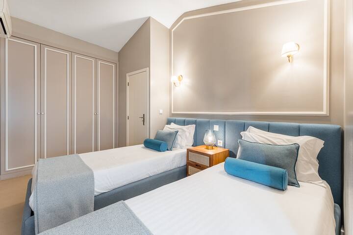 Victoria Project – House I – Private Parking gallery image 4