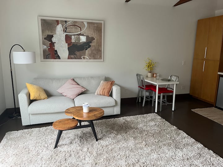 Sweet Lady Jane Wellness Guesthouse ! - Culver City