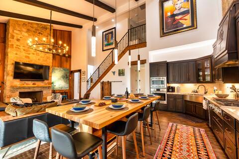 The Latigo, Luxury River Front Gruene TX Getaway!