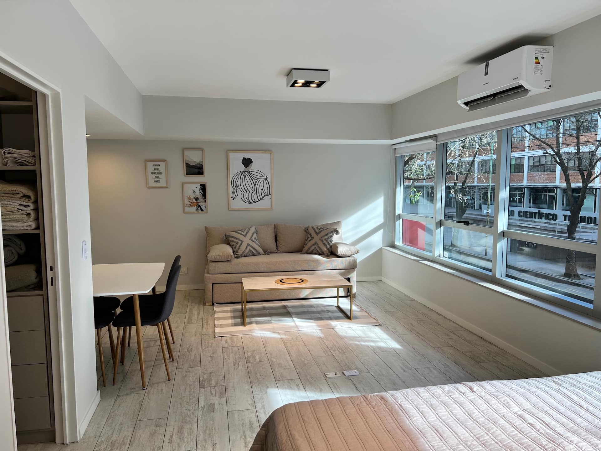 Studio mobiliado em Palermo com cama de casal e sofá-cama