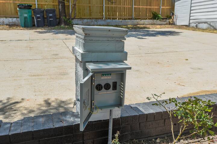 Jonair’s Stockyard House, Walk to Stockyards! gallery image 4