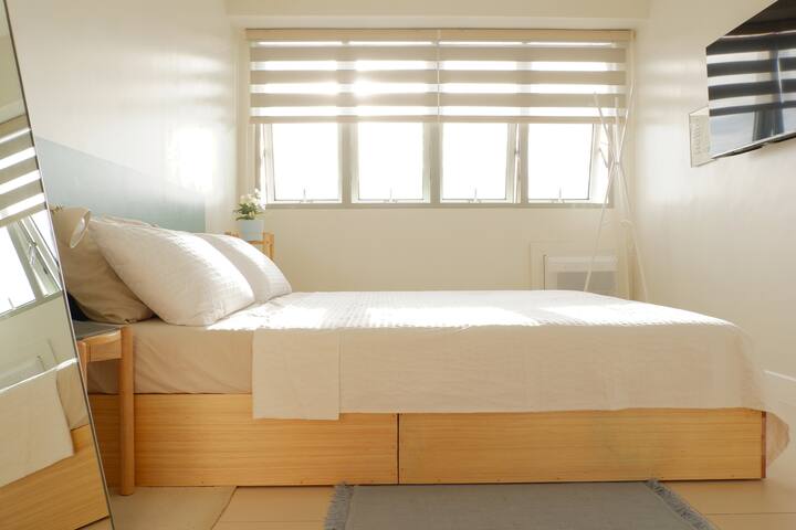 Simmer the end of day with the colors of the sunset filling the room