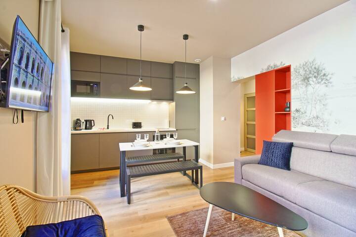 060 - Le Littre - Central, Clim, 4personnes - Nîmes