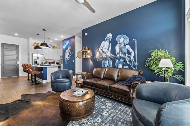 Whiskey Bent & Broadway Bound | Walk to Broadway!