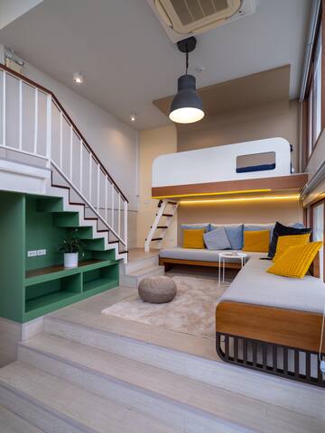 Bedtime storeys near ICON SIAM: Baan Wongwienyai gallery image 2