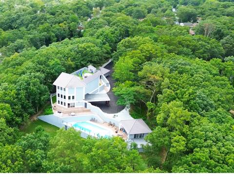 Overlook Manor