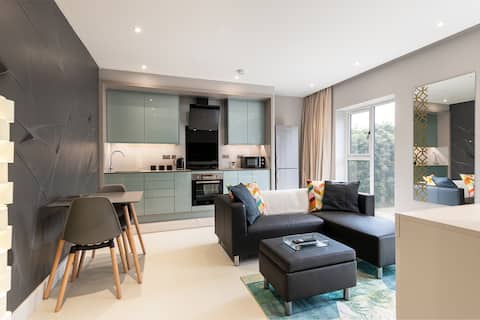 Top performing Airbnb: Summer work base Isle of Grain contractors in Medway