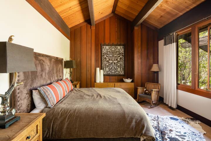 the property manager company managed Airbnb listing 1