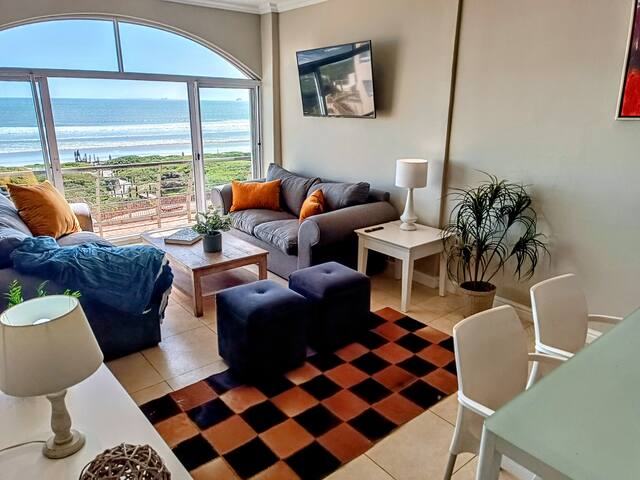 Spectacular Beachfront Apartment gallery image 3