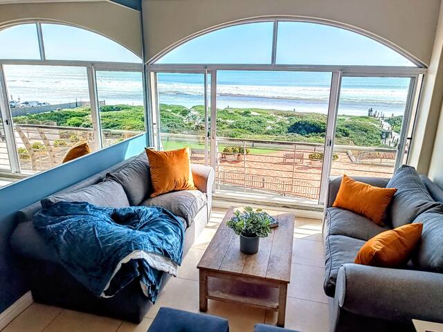 Spectacular Beachfront Apartment gallery image 4