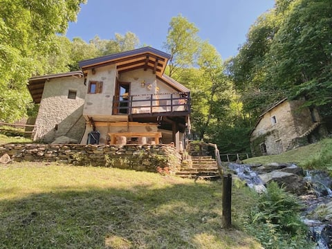 Hideout Lake Como: Eco River House