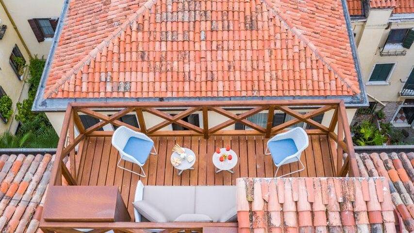 Ca’ Dell’Opera Luxury Apartment with Terrace gallery image 5