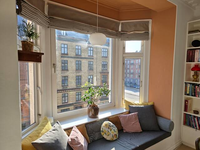 Charmeredende og lys lejlighed