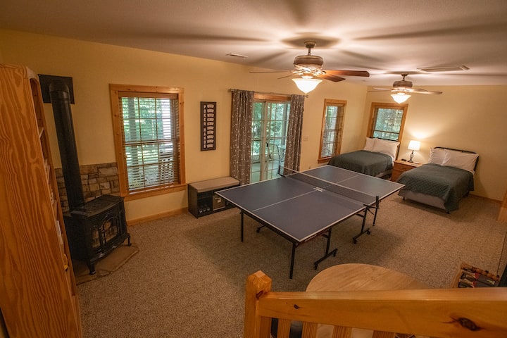 Spálňa/herňa na spodnom poschodí. 